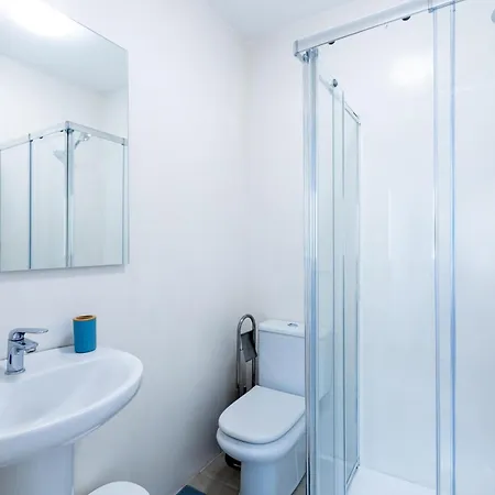 1l. Cozy Flores With Pool