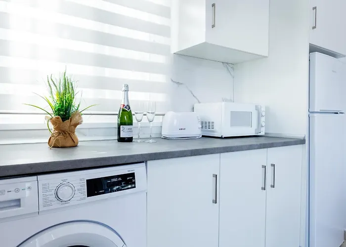 1l. Cozy Flores With Pool Lejlighed *