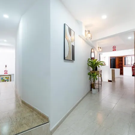 1l. Cozy Flores With Pool Apartamento