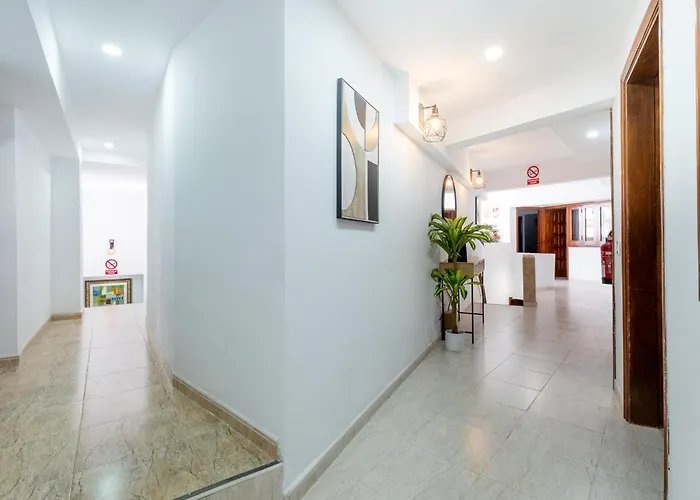 1l. Cozy Flores With Pool Apartment