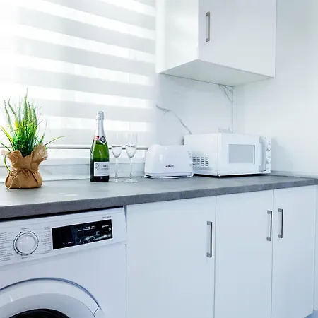 1l. Cozy Flores With Pool Appartement *